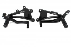 Valter Moto - Pedane Tipo 1 Cambio Rovesciato (KIT) - Triumph DAYTON675/STREET TRIPLE 2007-2012 - Nero