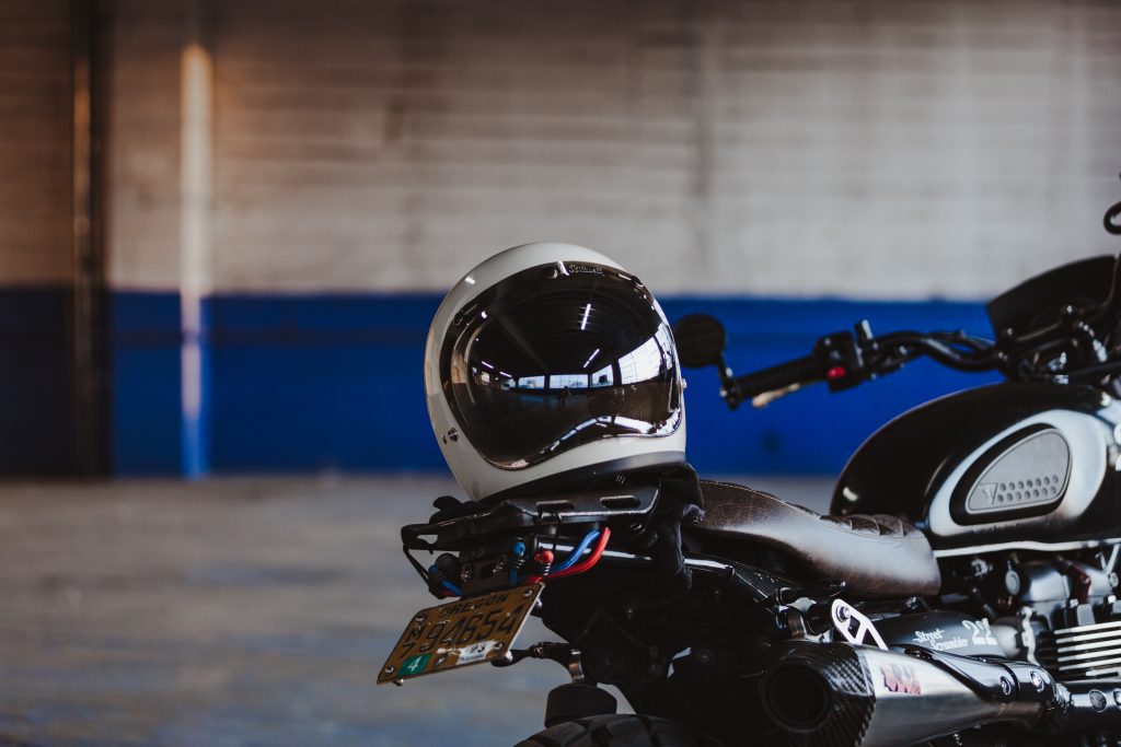 moto e casco