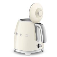 Smeg - Mini Bollitore elettrico - Colore Nero - Vista Crema 3/4 Coperchio Apero