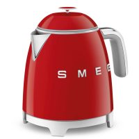 Smeg - Mini Bollitore elettrico - Colore Rosso- Vista Frontale 3/4