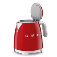Smeg - Mini Bollitore elettrico - Colore Rosso - Vista 3/4 Coperchio Apero